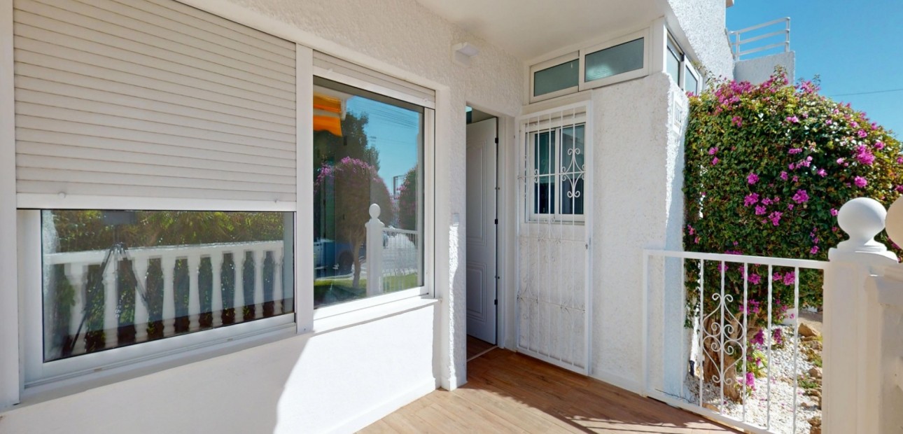 Sale - Apartment / flat -
Orihuela Costa - Villamartin