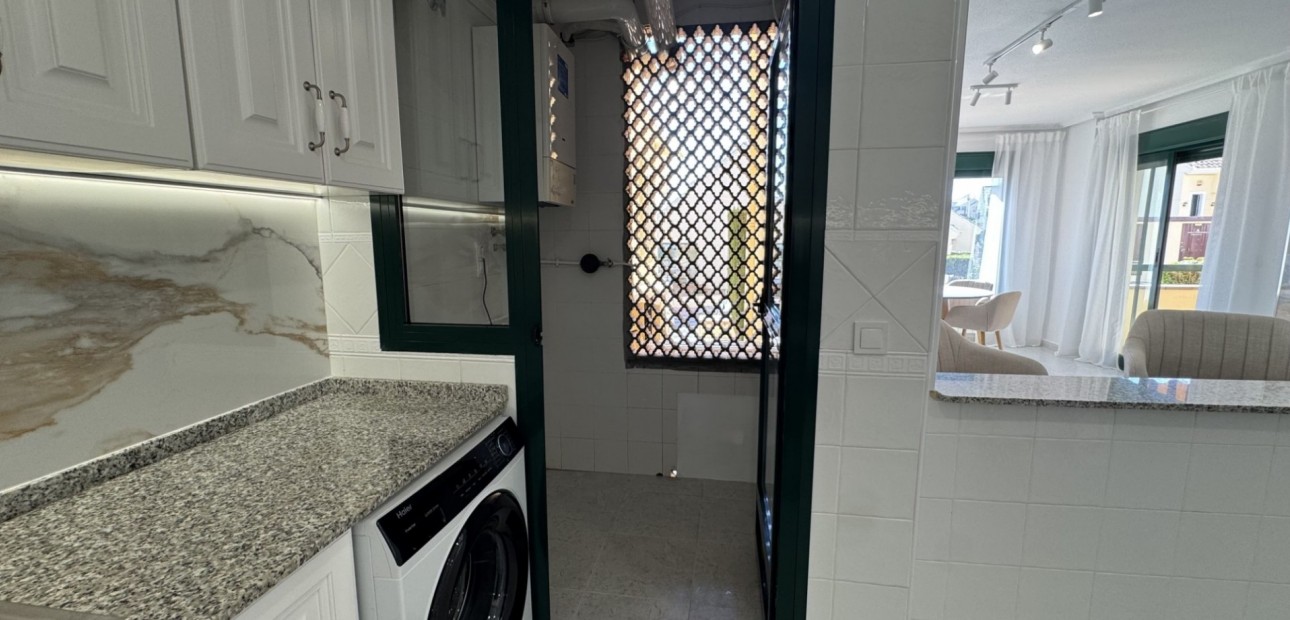 Sale - Apartment / flat -
Orihuela Costa - Lomas de Campoamor