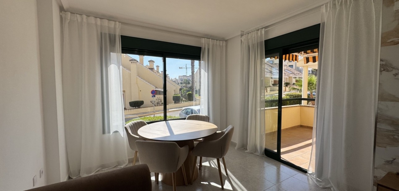 Sale - Apartment / flat -
Orihuela Costa - Lomas de Campoamor