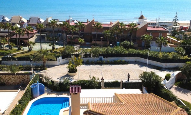 Sale - Detached Villa -
Torrevieja - Torrelamata - La Mata
