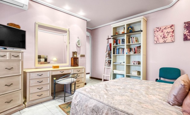 Sale - Detached Villa -
Torrevieja - Torrelamata - La Mata