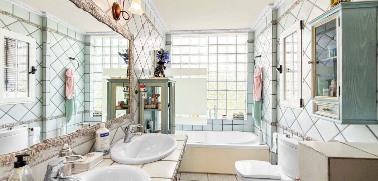 Sale - Detached Villa -
Torrevieja - Torrelamata - La Mata