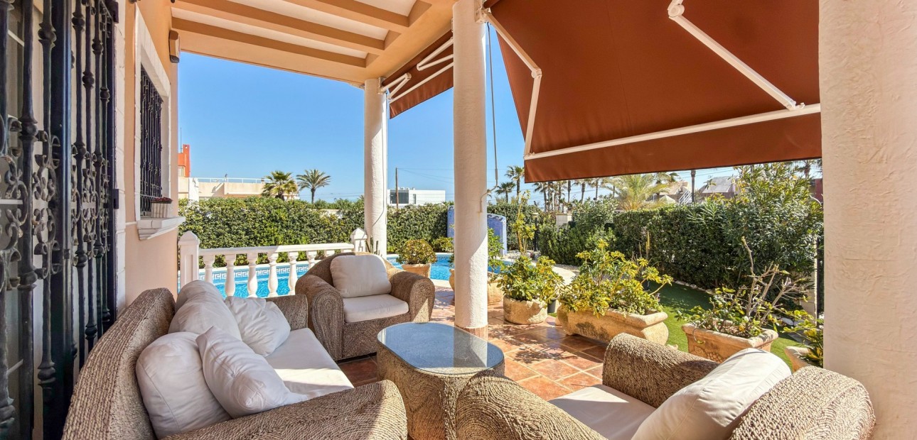 Sale - Detached Villa -
Torrevieja - Torrelamata - La Mata