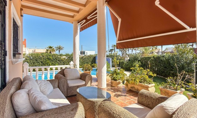 Sale - Detached Villa -
Torrevieja - Torrelamata - La Mata