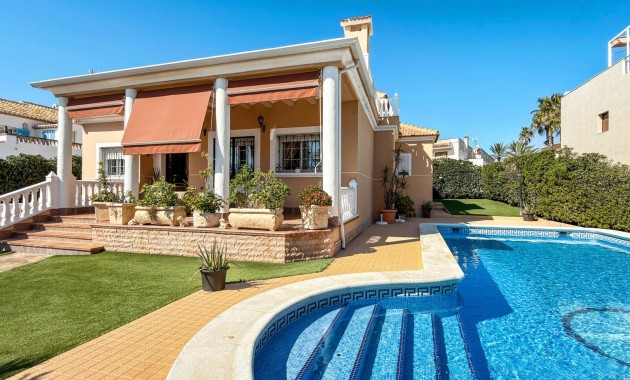Sale - Detached Villa -
Torrevieja - Torrelamata - La Mata