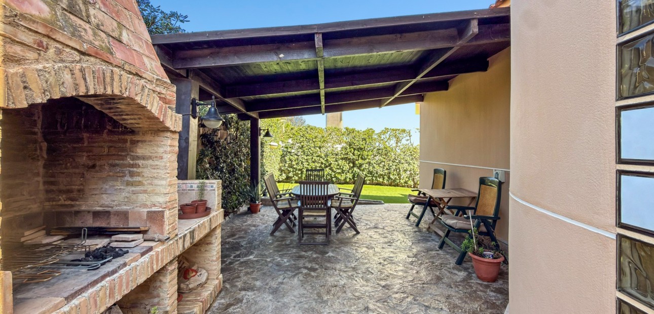 Sale - Detached Villa -
Torrevieja - Torrelamata - La Mata