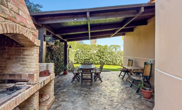 Sale - Detached Villa -
Torrevieja - Torrelamata - La Mata