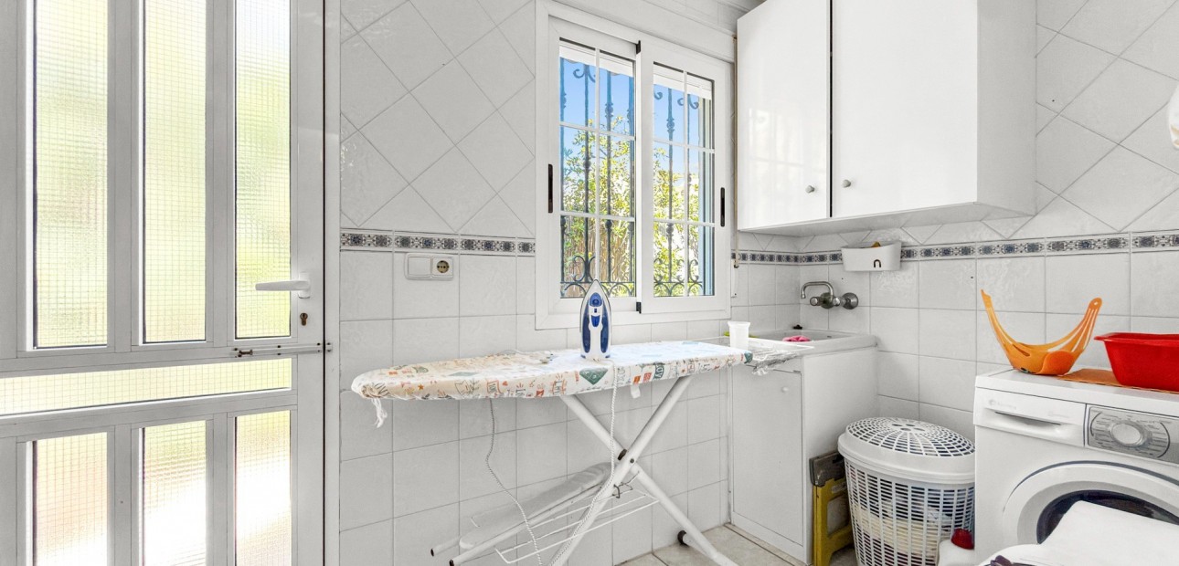 Sale - Detached Villa -
Torrevieja - Torrelamata - La Mata