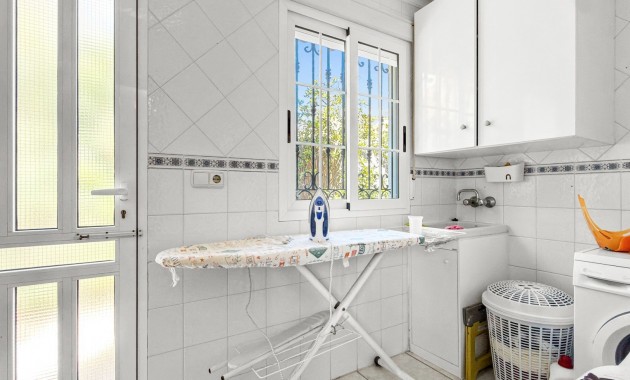 Sale - Detached Villa -
Torrevieja - Torrelamata - La Mata