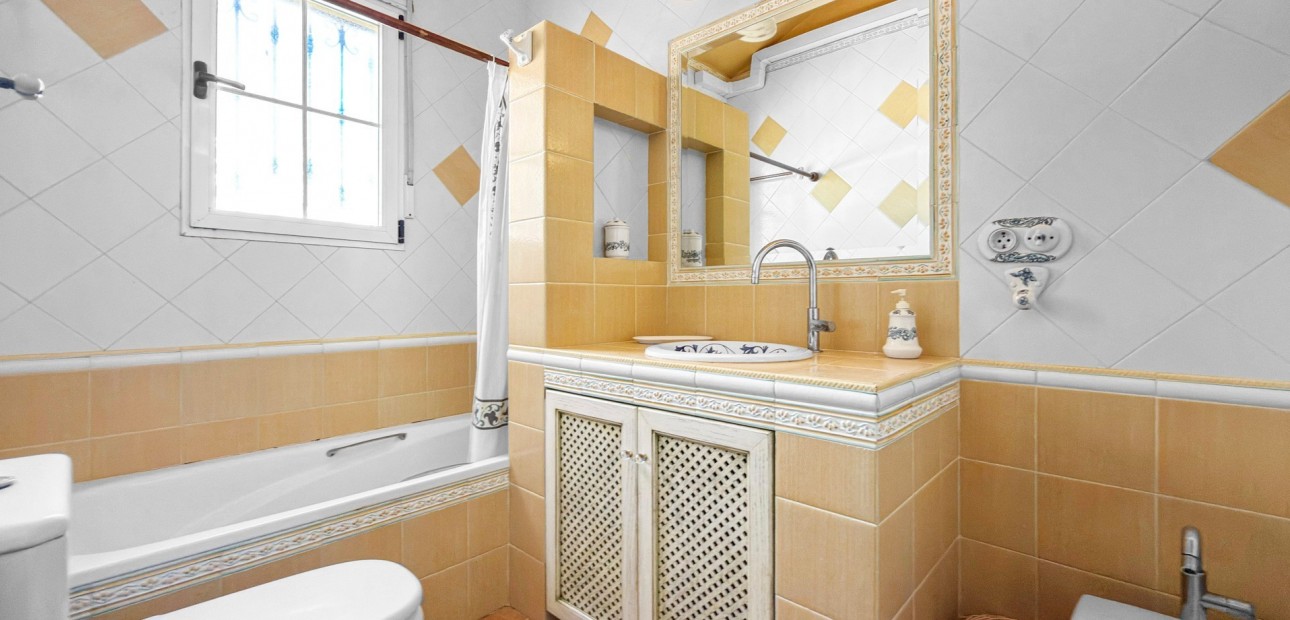 Sale - Detached Villa -
Torrevieja - Torrelamata - La Mata