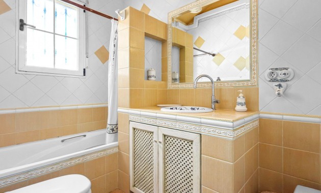 Sale - Detached Villa -
Torrevieja - Torrelamata - La Mata