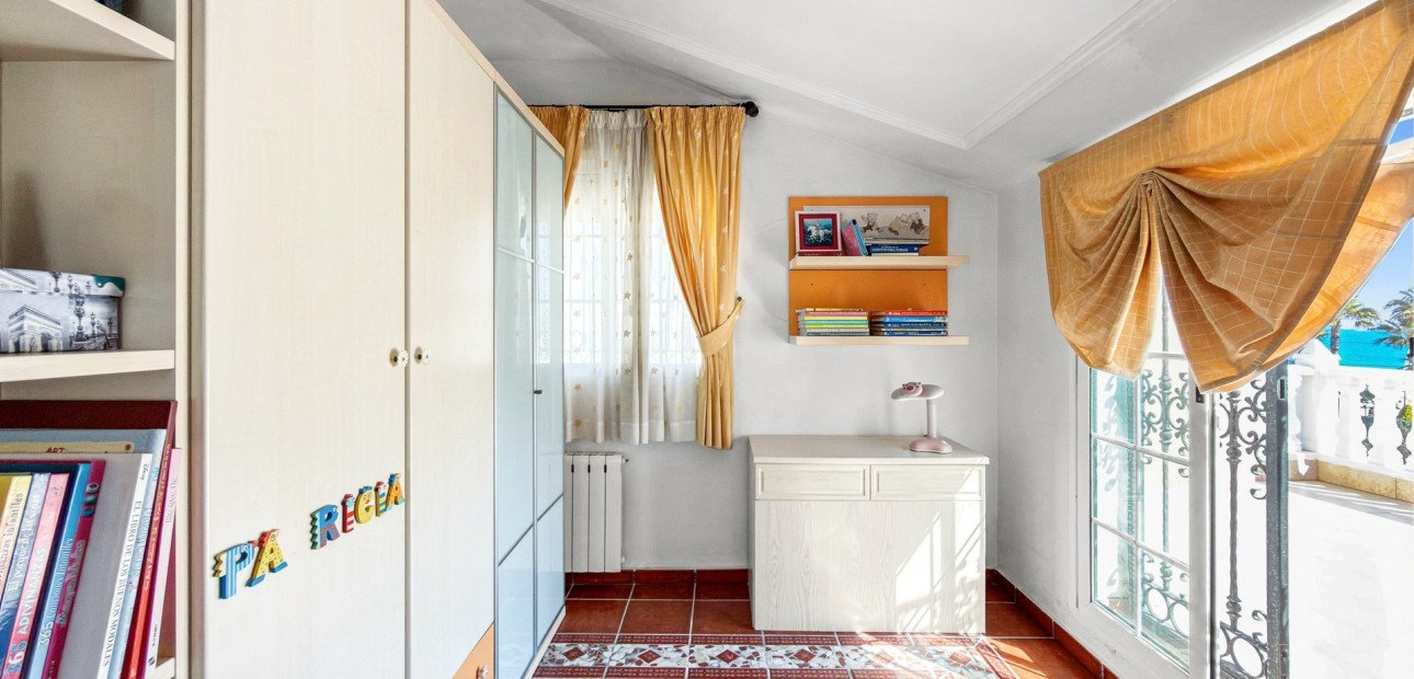 Sale - Detached Villa -
Torrevieja - Torrelamata - La Mata