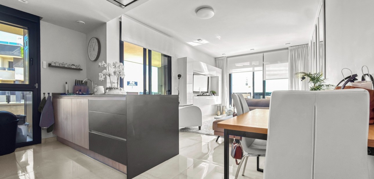 Sale - Apartment / flat -
Orihuela Costa - Playa Flamenca