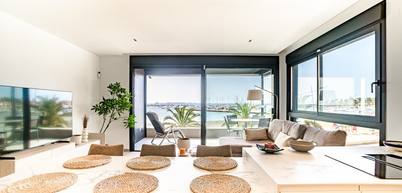 Venta - Apartamento / piso -
LO PAGÁN