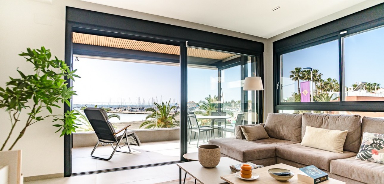 Venta - Apartamento / piso -
LO PAGÁN