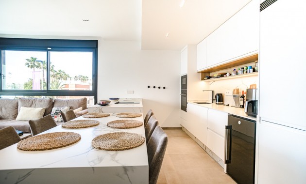 Venta - Apartamento / piso -
LO PAGÁN