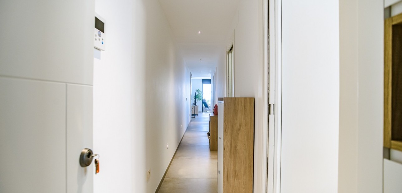 Venta - Apartamento / piso -
LO PAGÁN