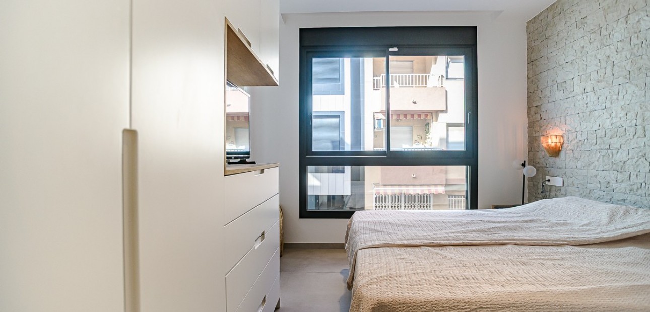 Venta - Apartamento / piso -
LO PAGÁN