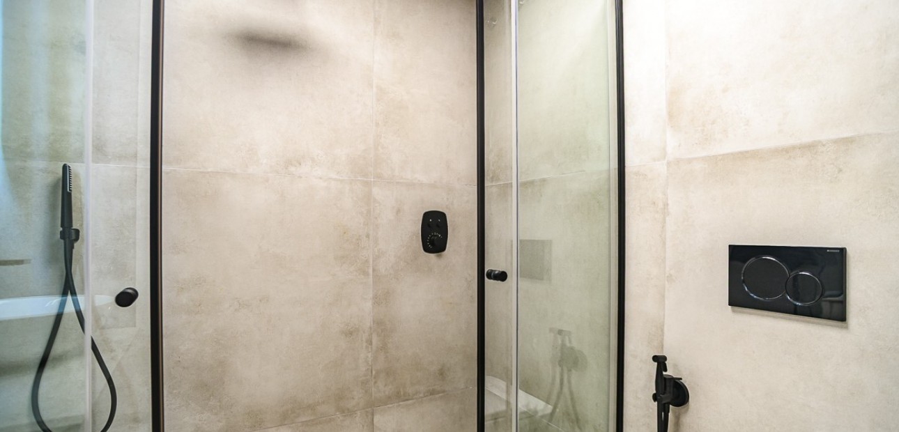 Venta - Apartamento / piso -
LO PAGÁN