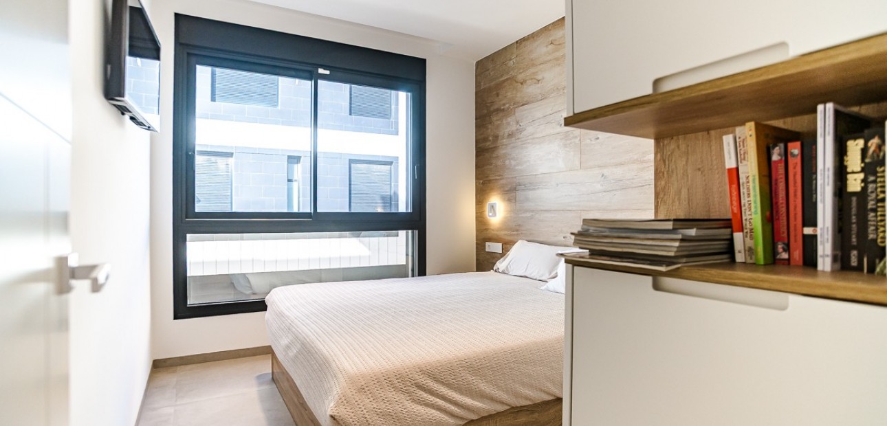 Venta - Apartamento / piso -
LO PAGÁN