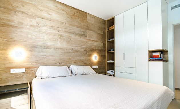 Venta - Apartamento / piso -
LO PAGÁN