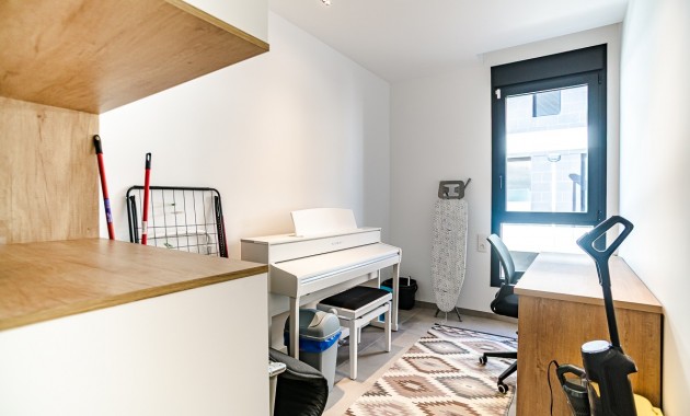 Venta - Apartamento / piso -
LO PAGÁN