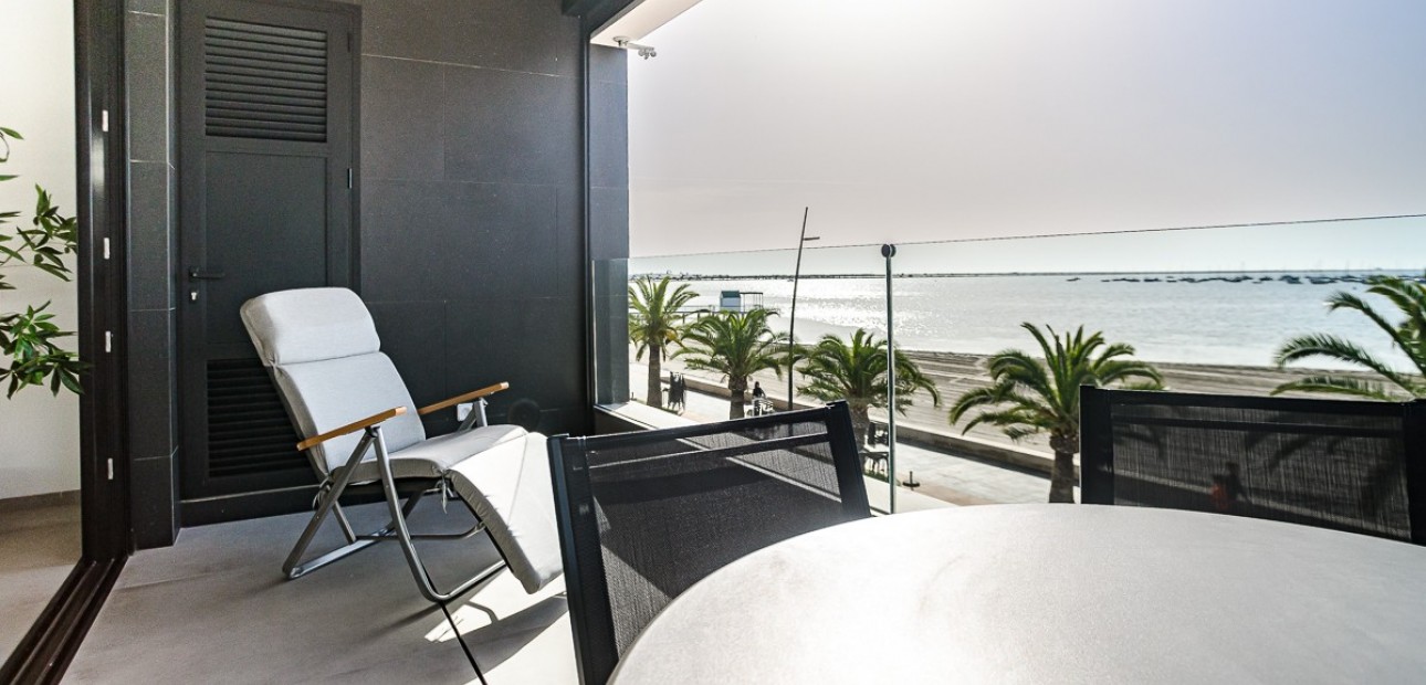 Venta - Apartamento / piso -
LO PAGÁN