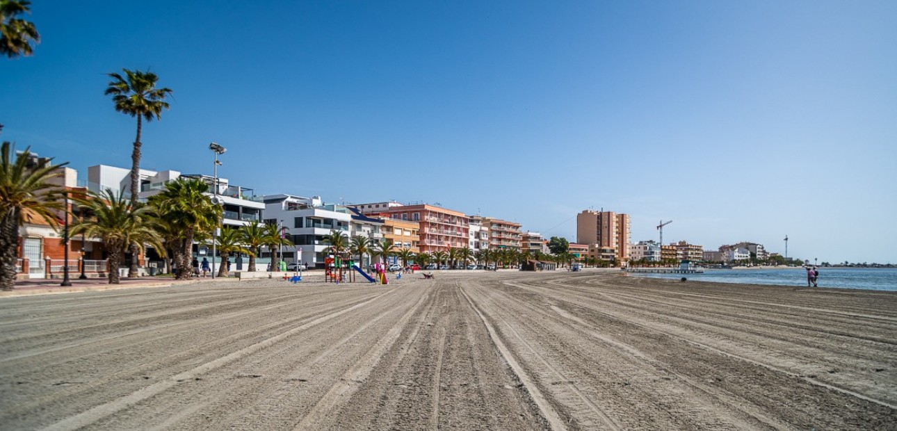 Venta - Apartamento / piso -
LO PAGÁN