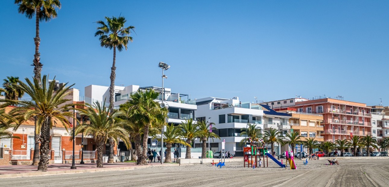 Venta - Apartamento / piso -
LO PAGÁN