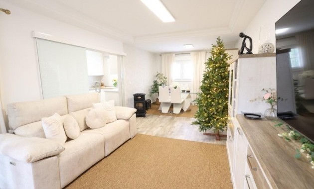 Venta - Villa -
San Miguel de Salinas - Las filipinas