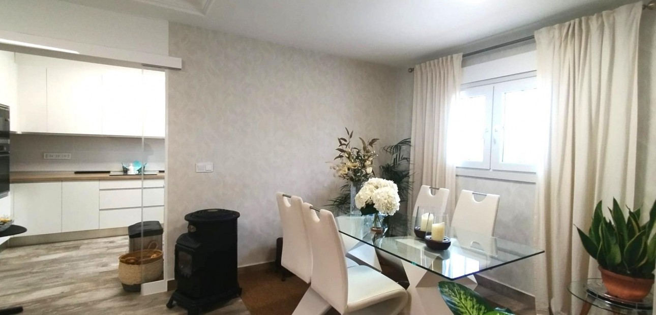 Venta - Villa -
San Miguel de Salinas - Las filipinas