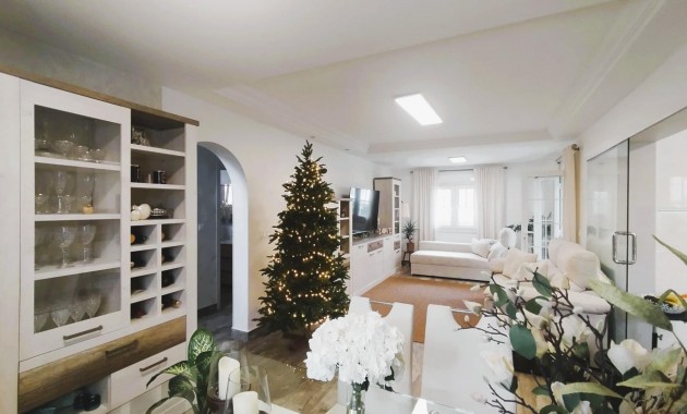 Venta - Villa -
San Miguel de Salinas - Las filipinas