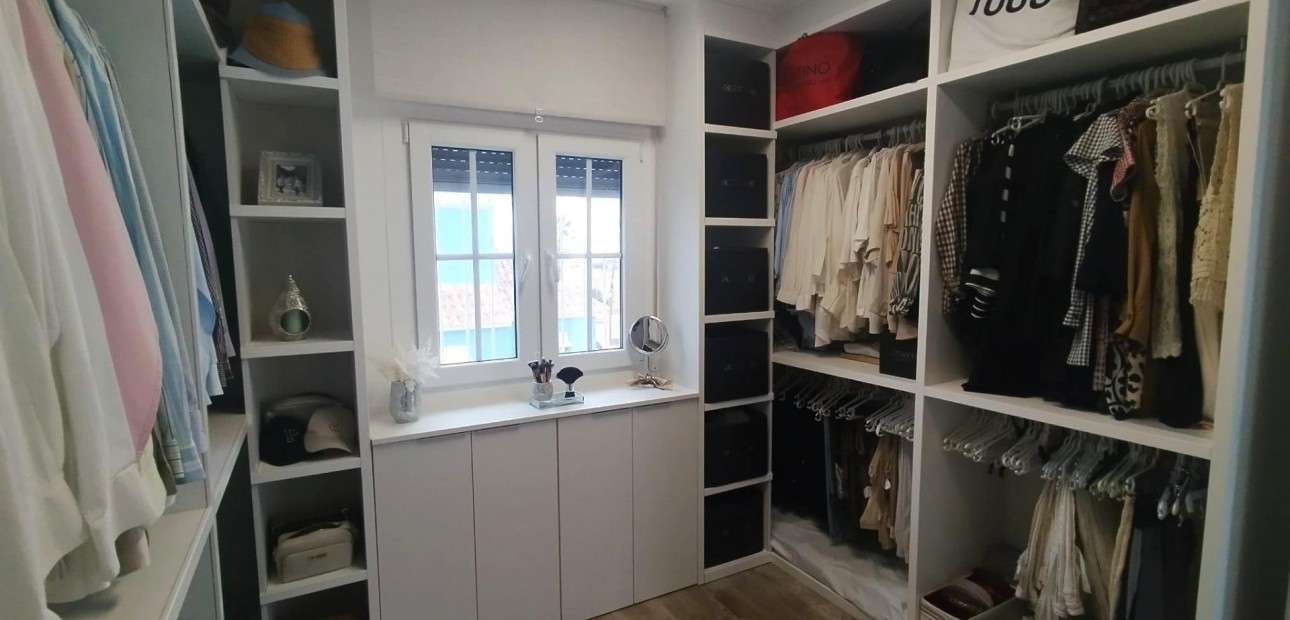 Venta - Villa -
San Miguel de Salinas - Las filipinas