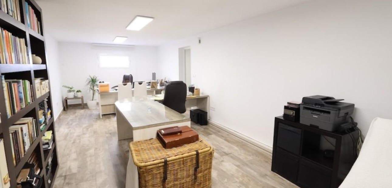 Venta - Villa -
San Miguel de Salinas - Las filipinas