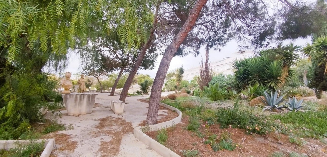 Venta - Villa -
San Miguel de Salinas - Las filipinas