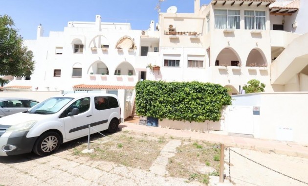 Venta - Bungalow -
Orihuela Costa - La Zenia