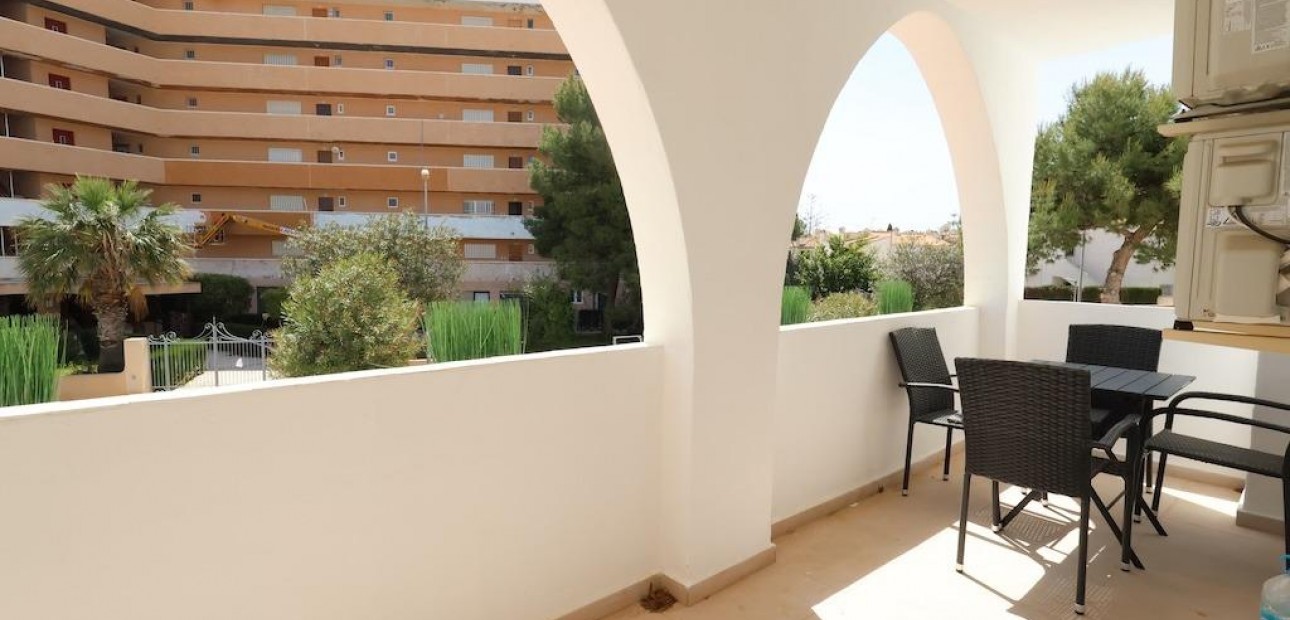 Venta - Bungalow -
Orihuela Costa - La Zenia