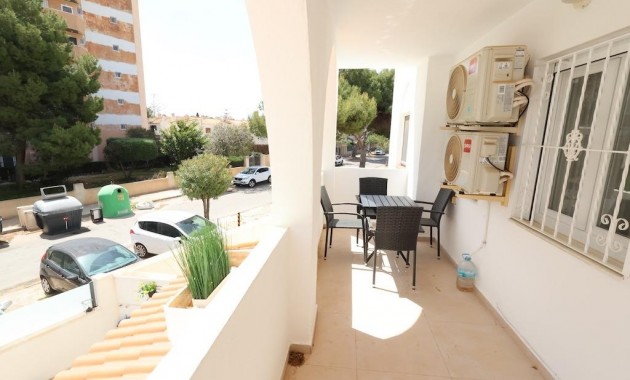 Venta - Bungalow -
Orihuela Costa - La Zenia