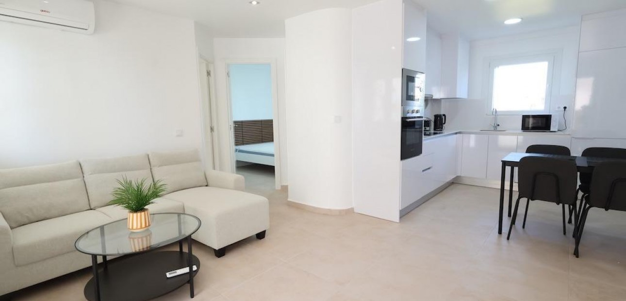 Venta - Bungalow -
Orihuela Costa - La Zenia