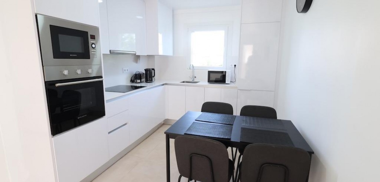 Venta - Bungalow -
Orihuela Costa - La Zenia