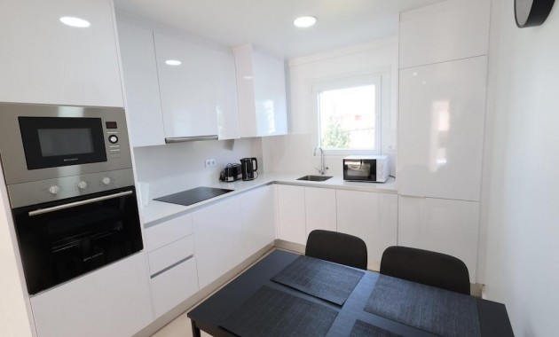 Venta - Bungalow -
Orihuela Costa - La Zenia