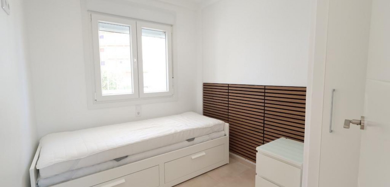 Venta - Bungalow -
Orihuela Costa - La Zenia