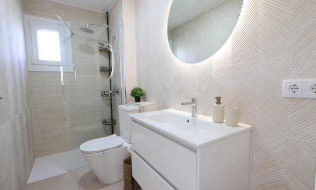 Venta - Bungalow -
Orihuela Costa - La Zenia