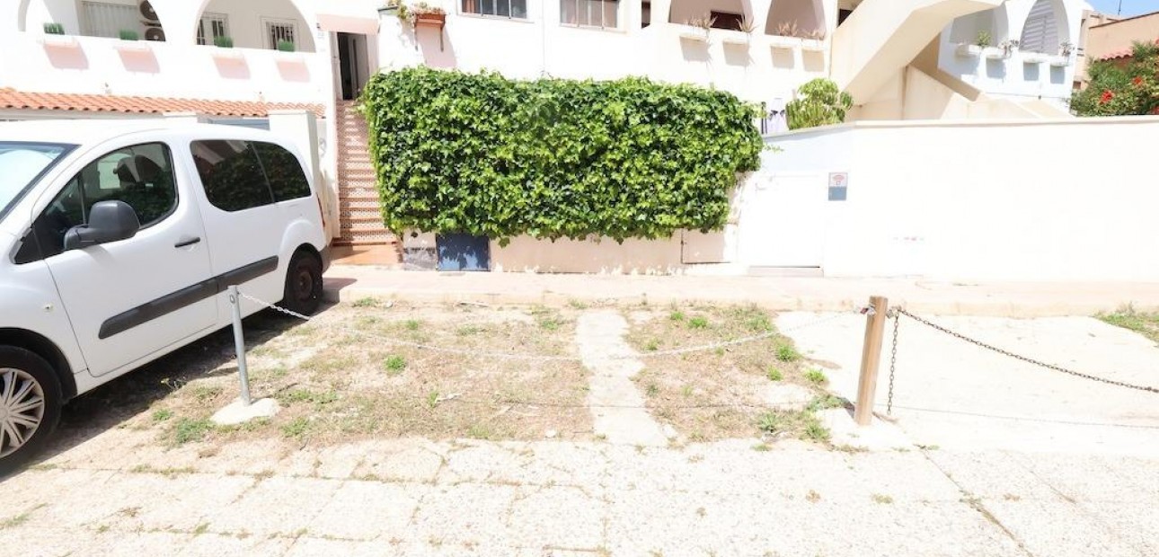 Venta - Bungalow -
Orihuela Costa - La Zenia
