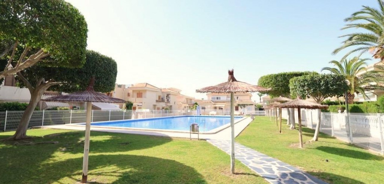 Venta - Apartamento / piso -
Orihuela Costa - Playa Flamenca