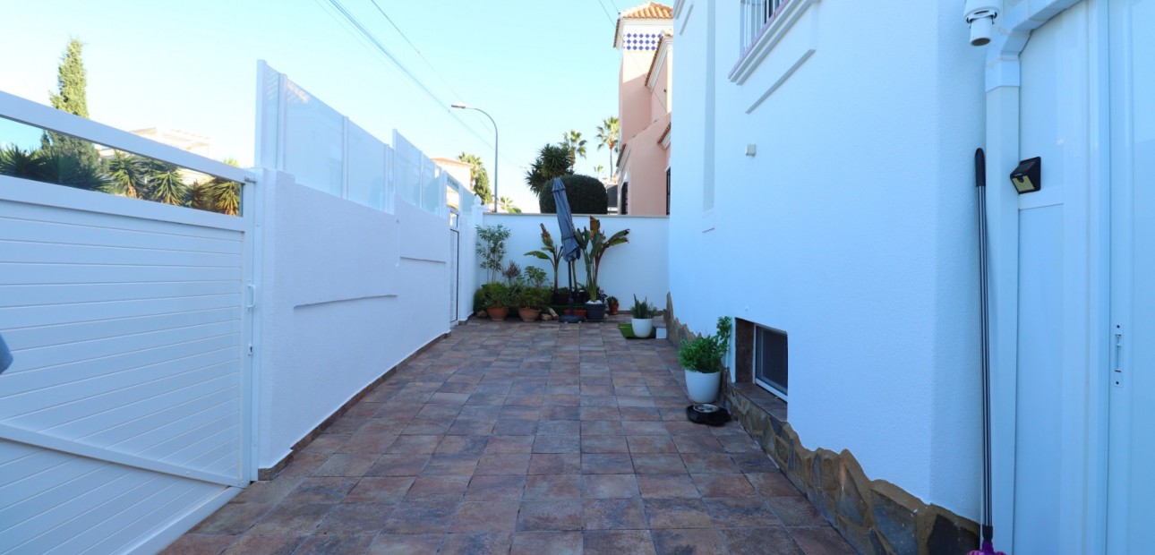 Venta - Detached Villa -
Orihuela Costa - Villamartin