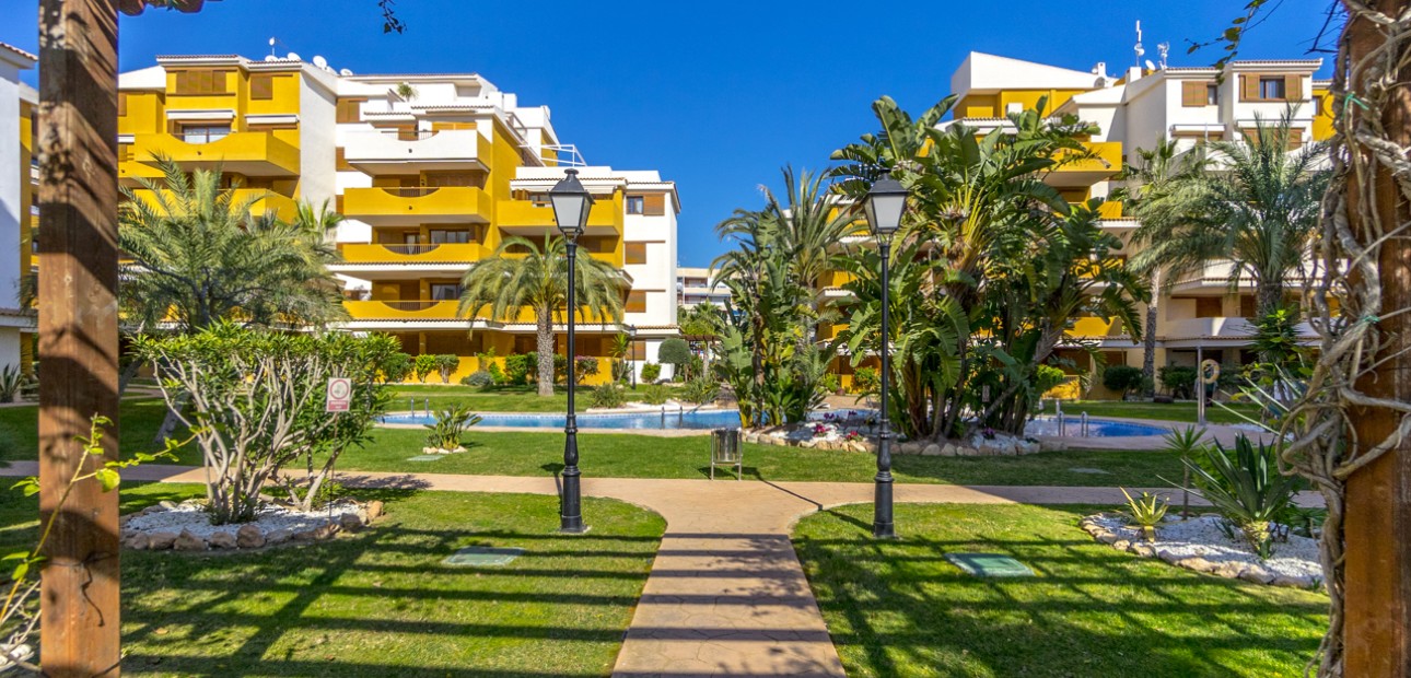 Venta - Apartamento / piso -
Torrevieja - Punta Prima