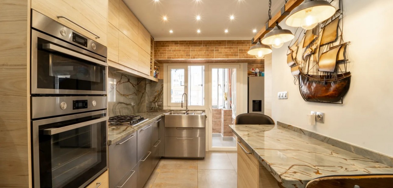 Venta - Apartamento / piso -
Torrevieja - Playa Del Cura