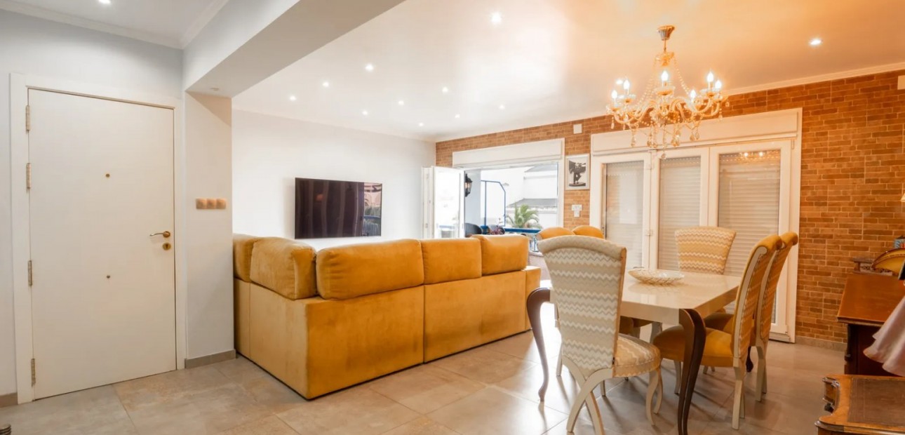 Venta - Apartamento / piso -
Torrevieja - Playa Del Cura