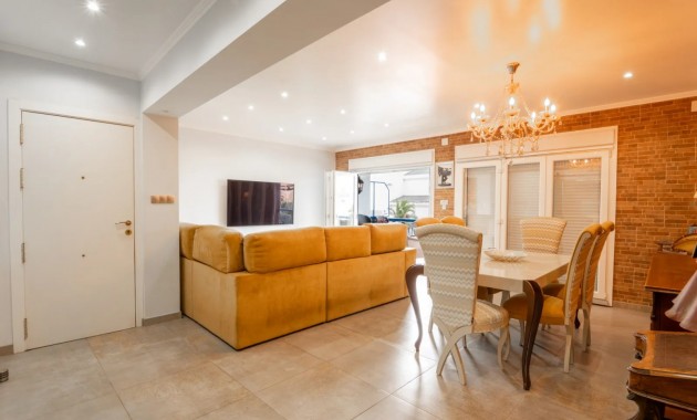 Venta - Apartamento / piso -
Torrevieja - Playa Del Cura